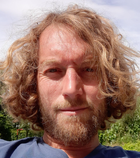 Portrait de Laurent Toebaert, psychologue clinicien